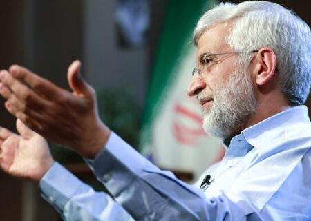 جلیلی: آقای لاریجانی دوازده سال رئیس مجلس بودید؛ برای مبارزه با فساد چه کردید؟/ فعلاً سؤالات آسان را جواب دهید
