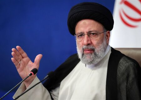 در مذاکرات یک گام هم از حقوق ملت ایران عقب نشینی نمی‌کنیم