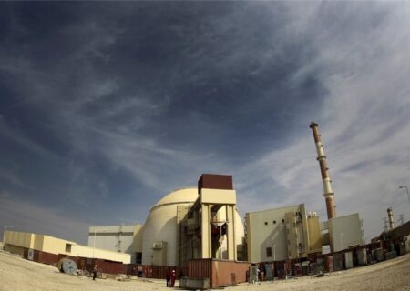 آغاز عملیات بتن‌ریزی دیواره راکتور واحد دوم نیروگاه بوشهر/ اسلامی: ۲۸ ماه تأخیر در ساخت واحدهای دوم و سوم داریم + فیلم